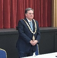 Dronfield Town Council returns to face-to-face meetings and re-elects a Mayor.